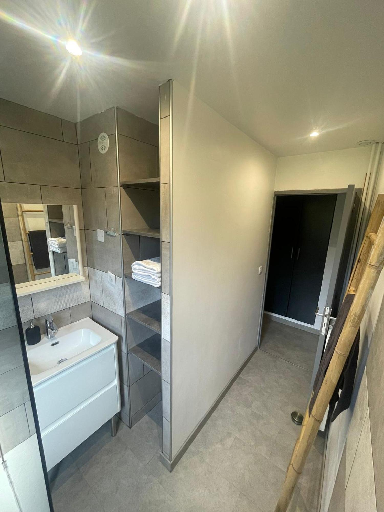 Chambre Avec Salle D'Eau Privee Dans Appartement Partage 200 M Du Tram Montpellier Kültér fotó