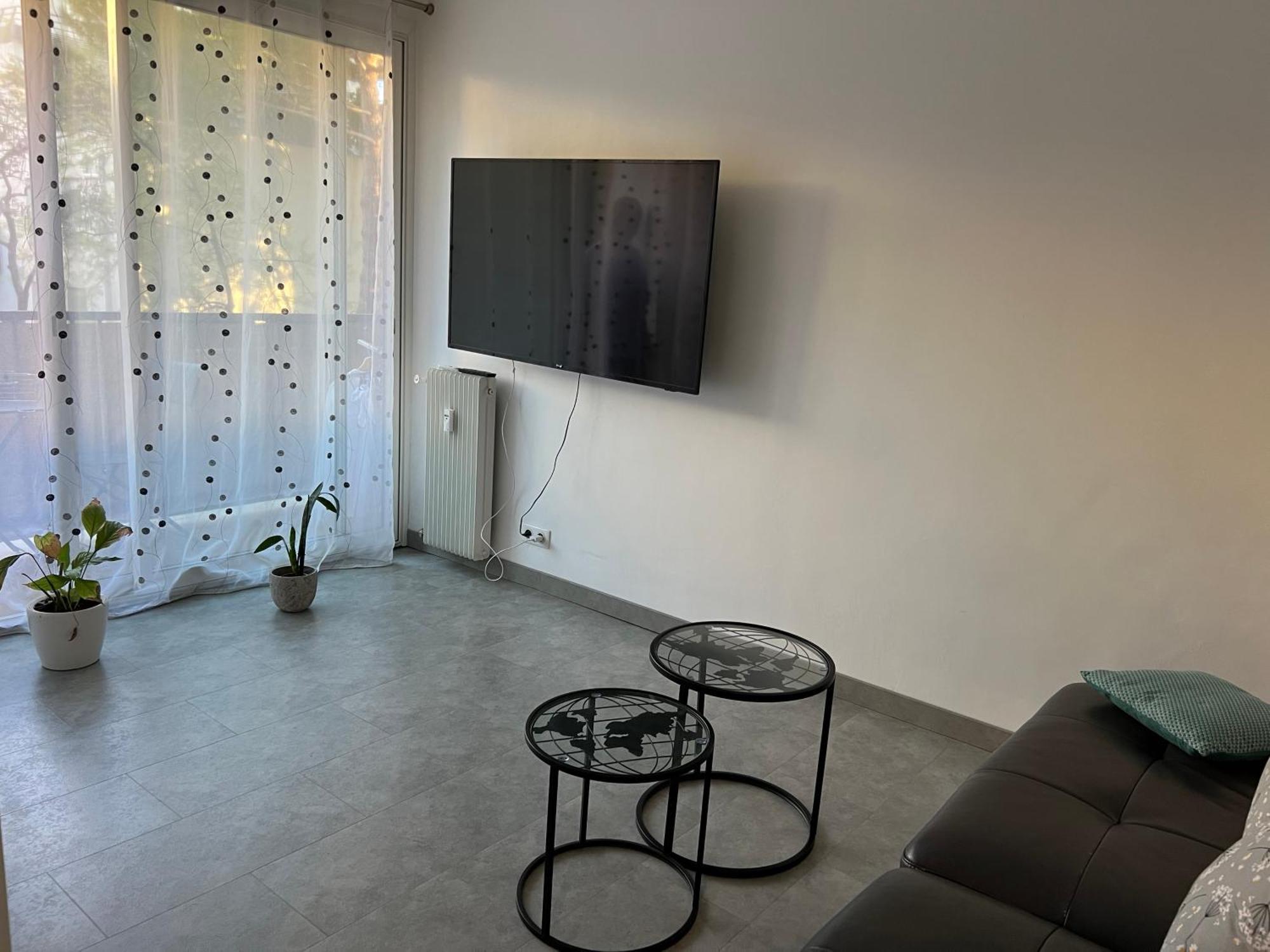 Chambre Avec Salle D'Eau Privee Dans Appartement Partage 200 M Du Tram Montpellier Kültér fotó